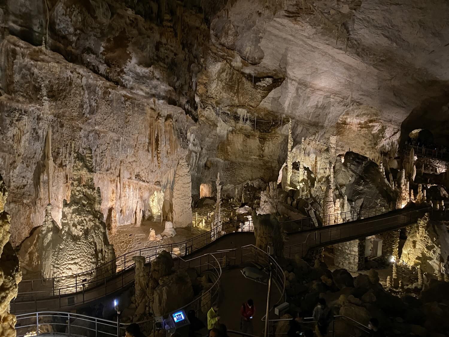 grotte di frasassi