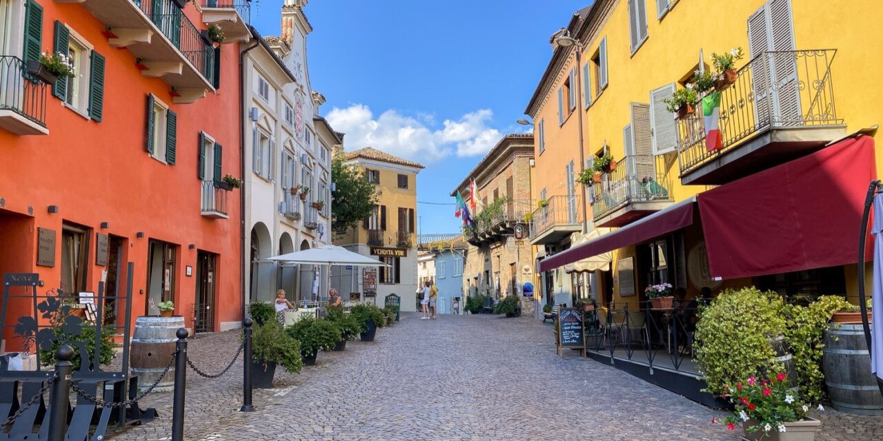 Borghi più belli d’Italia // Neive (Cuneo)